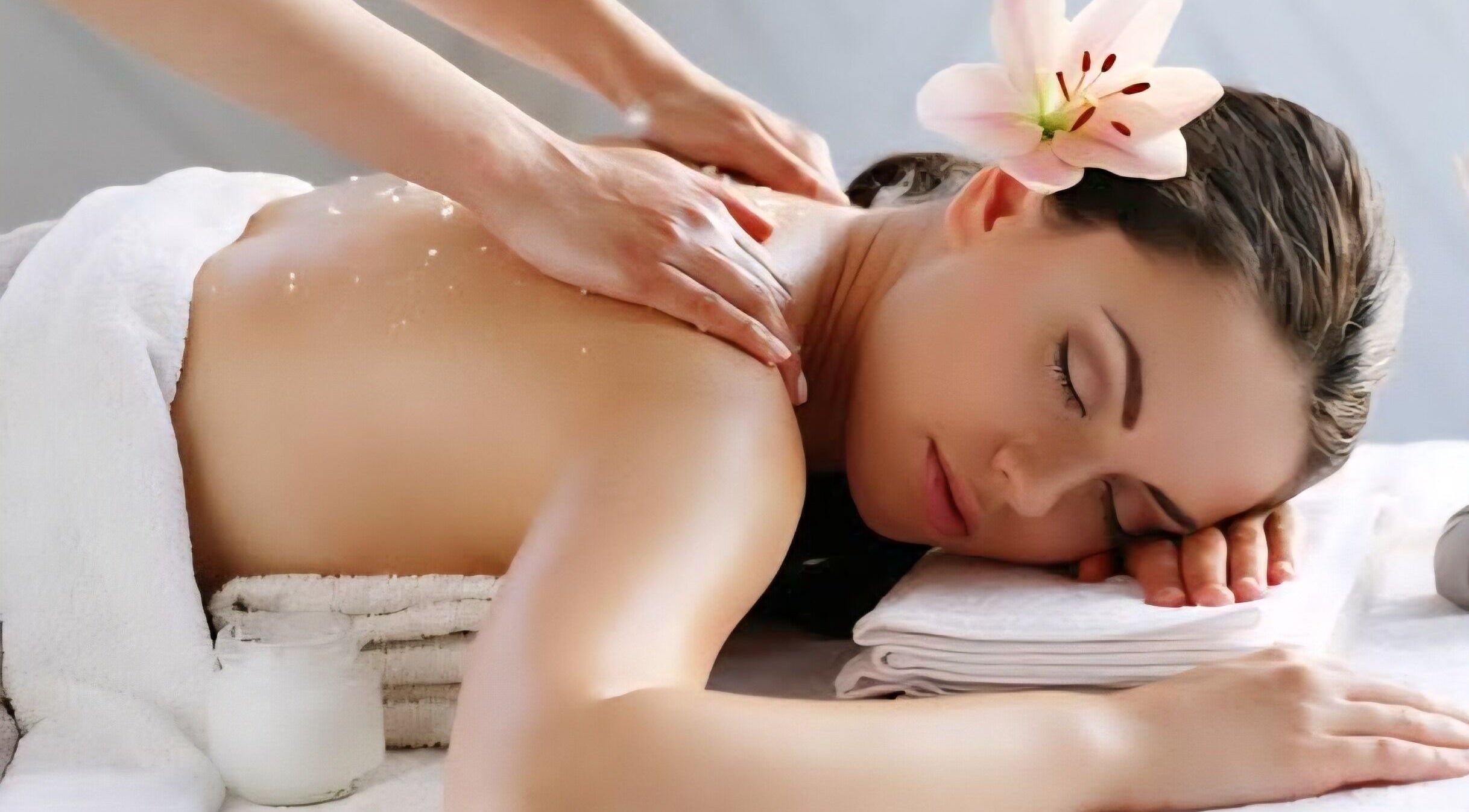 Relaxing massage at Male to Female Spa at Door Step, Bengaluru, Karnataka, IN with soothing atmosphere.