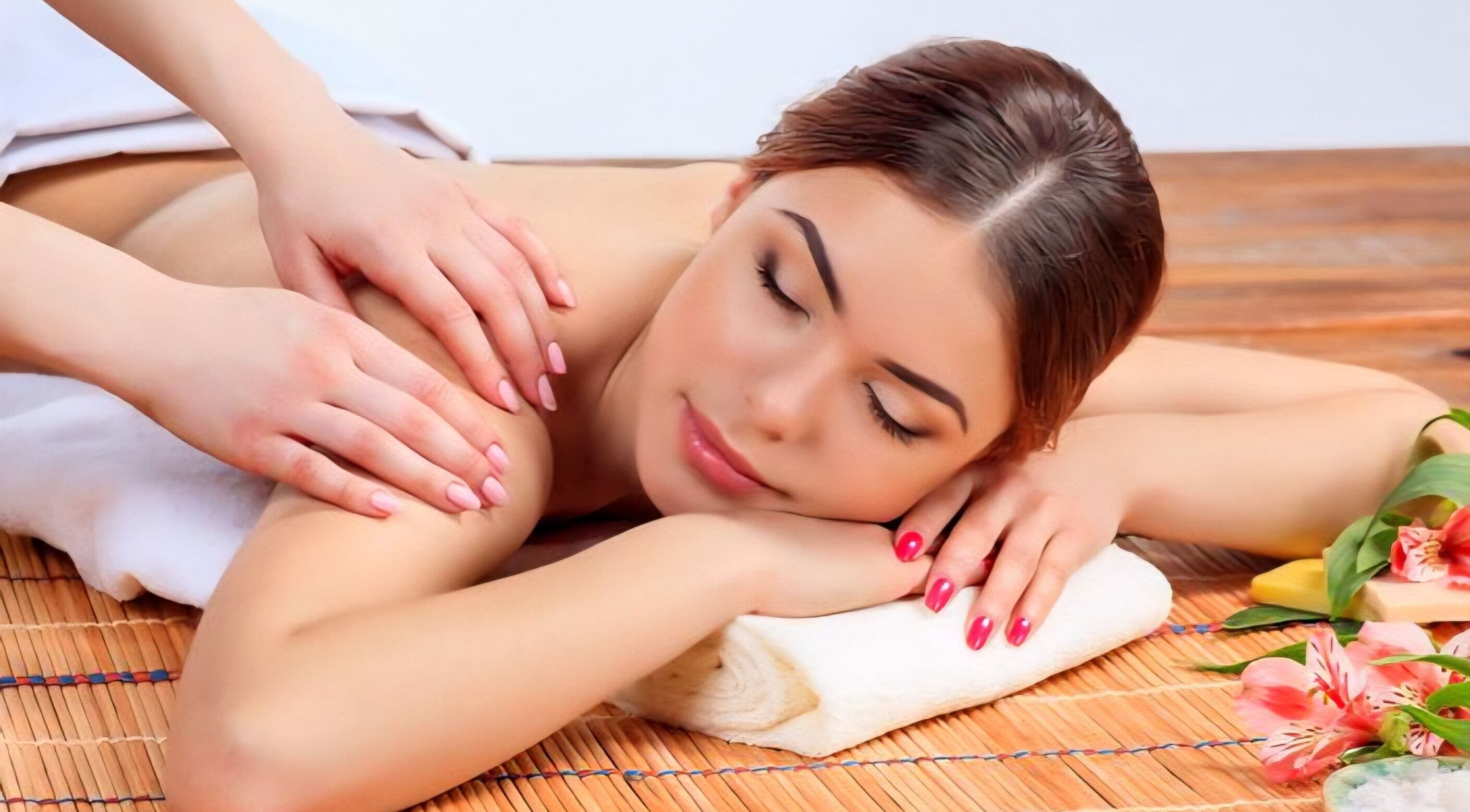 Relaxing massage session at Male to Female Spa at door step, Bengaluru, Karnataka, IN.