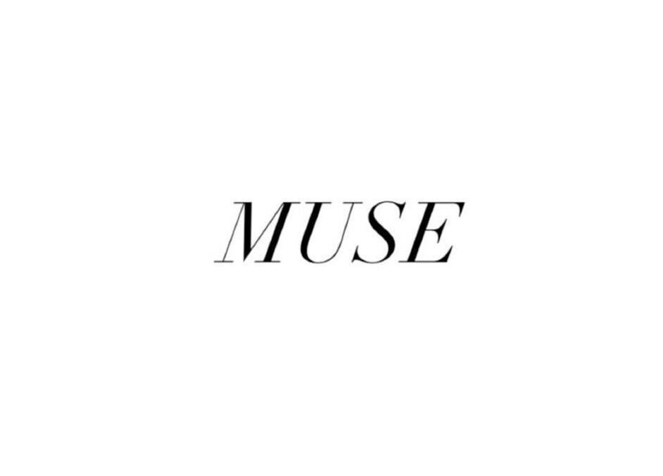 Logo de Muse Maquillage Official à Montréal, Québec, CA, sur fond blanc minimaliste.