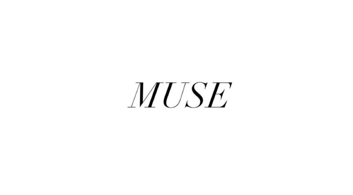 Logo de Muse Maquillage Official à Montréal, Québec, CA, sur fond blanc minimaliste.