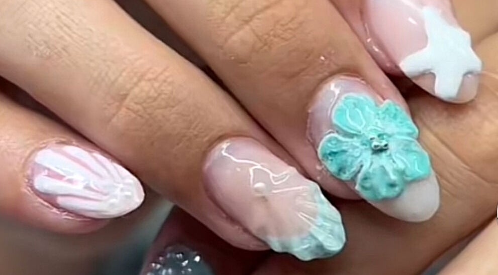 Beautiful 3D floral nail art by Linda Lee Nail Tech in Labrador, Queensland, AU.