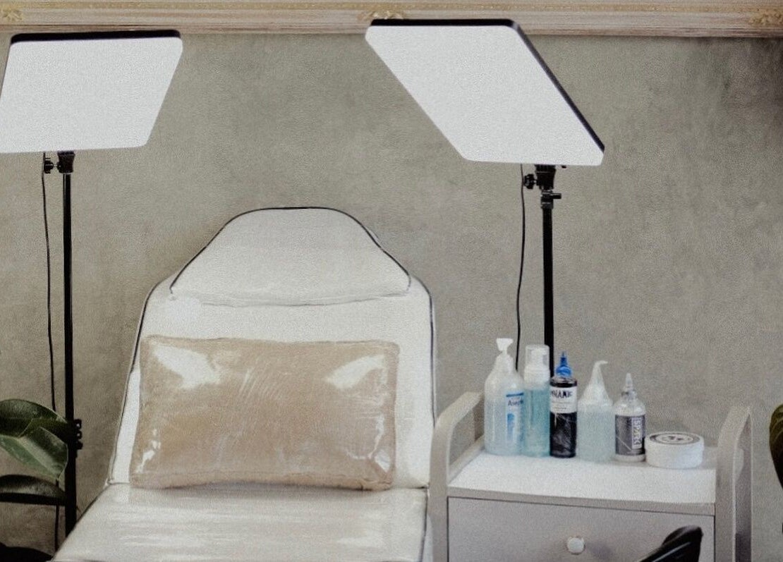 Comfortable chair and equipment at Galerimikro Tattoo Studio in Bali, Bali, ID, perfect for relaxation.