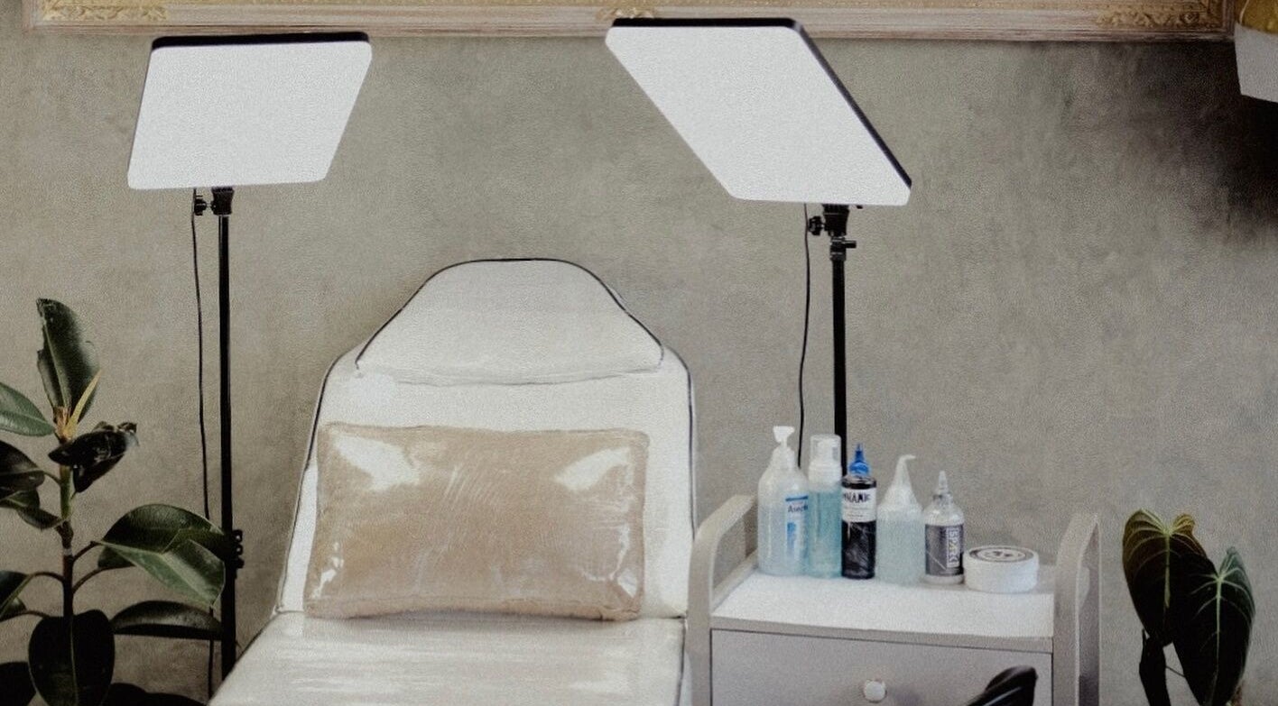 Comfortable chair and equipment at Galerimikro Tattoo Studio in Bali, Bali, ID, perfect for relaxation.