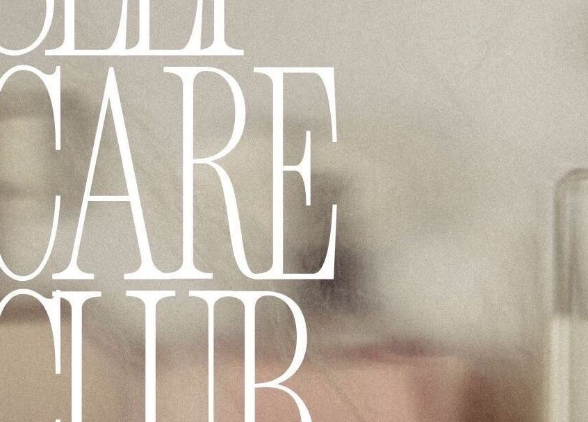 Logo stylisé de SELF CARE CLUB à Bailly-Romainvilliers, Île-de-France, FR, flou artistique apaisant.