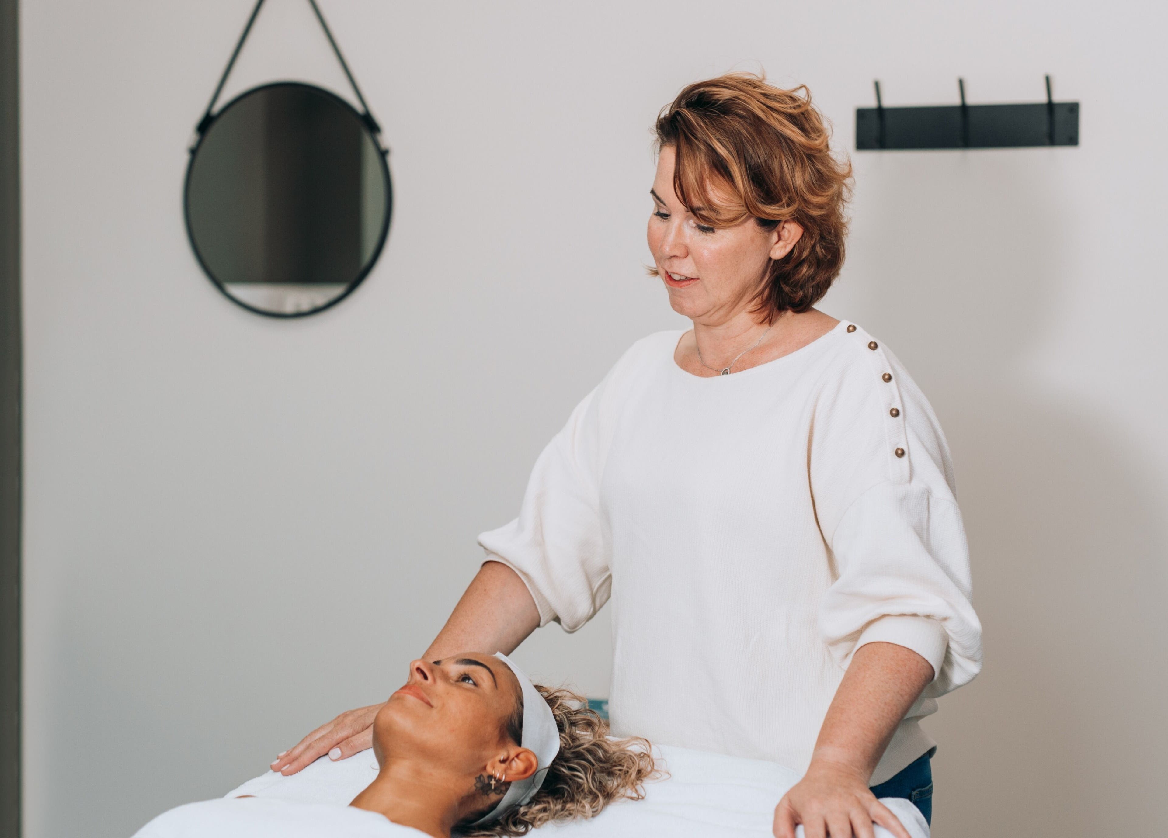 Relaxing massage at Head and Soul Spa Costa Blanca, Panorama, Comunidad Valenciana, ES. Experience tranquility.