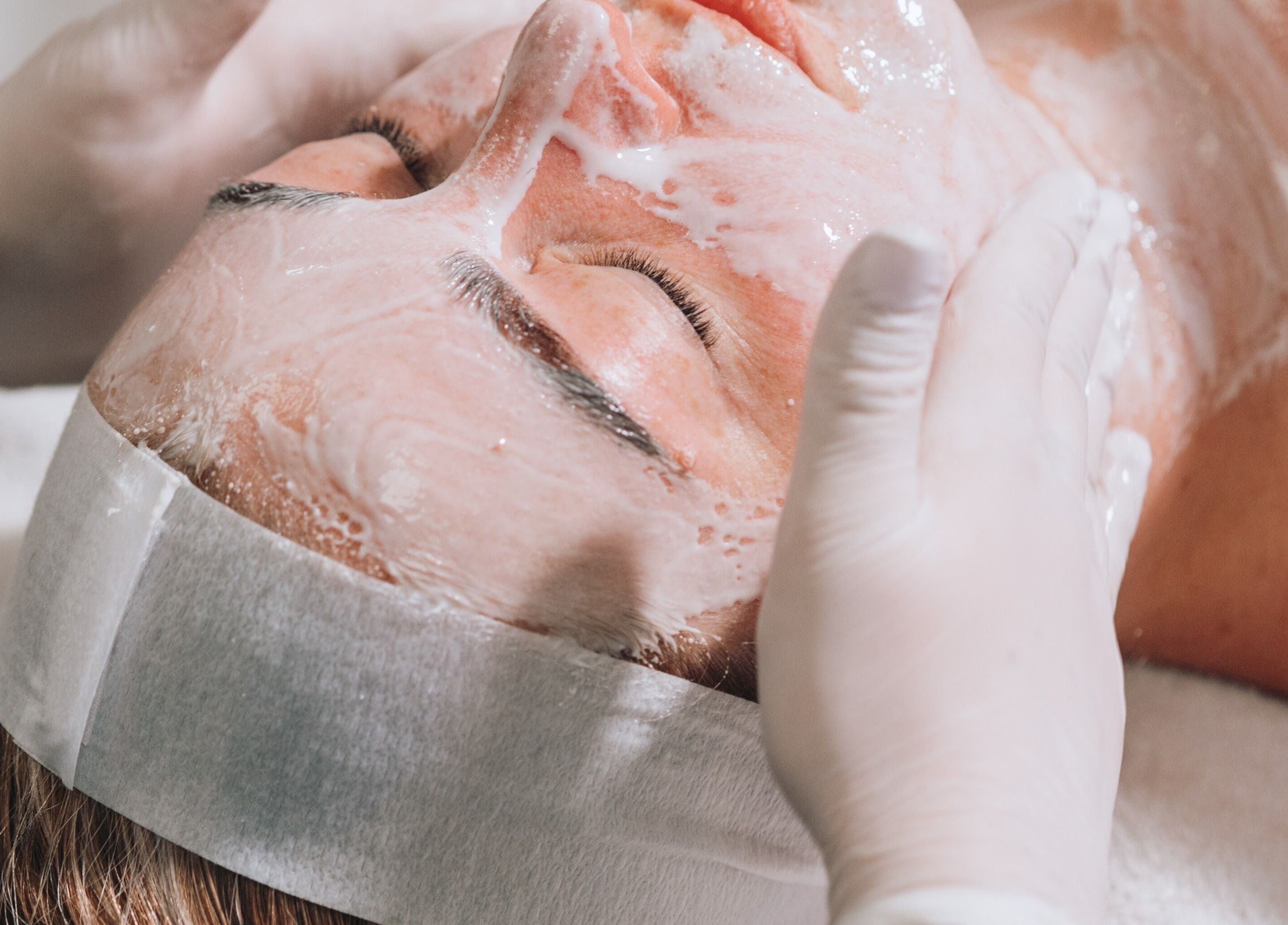 Relaxing facial treatment at Head and Soul Spa Costa Blanca, Panorama, Comunidad Valenciana, ES.