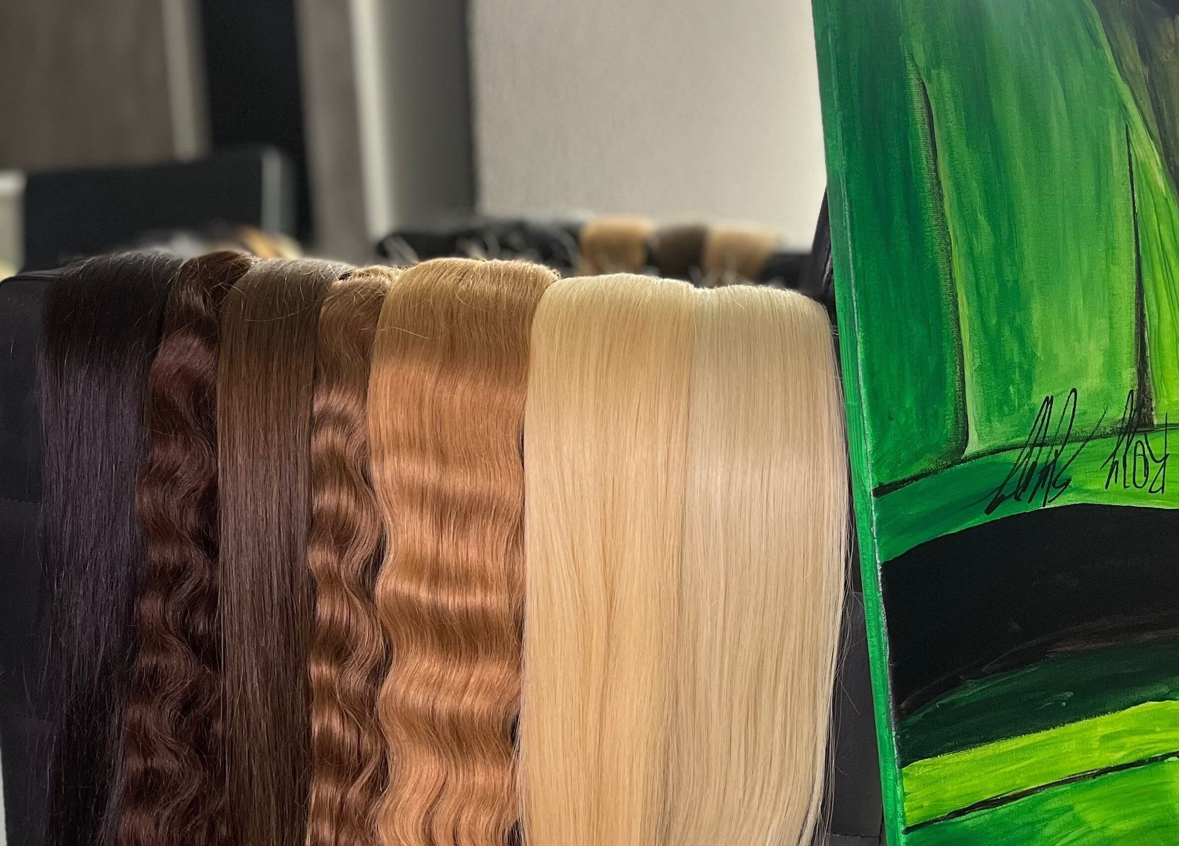 Extensiones de cabello en varios tonos en Art Capsula, Pinto, Comunidad De Madrid, ES.