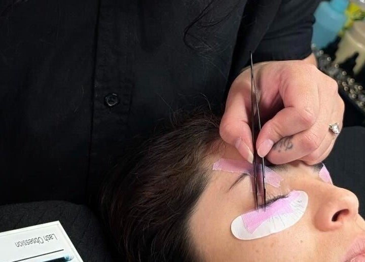 Extension de cils chez Mi Chelita Artiste En Pose De Cils à Longueuil, Québec, CA. Beauté professionnelle assurée.