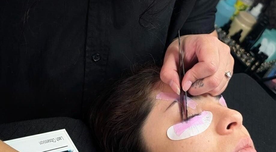 Extension de cils chez Mi Chelita Artiste En Pose De Cils à Longueuil, Québec, CA. Beauté professionnelle assurée.