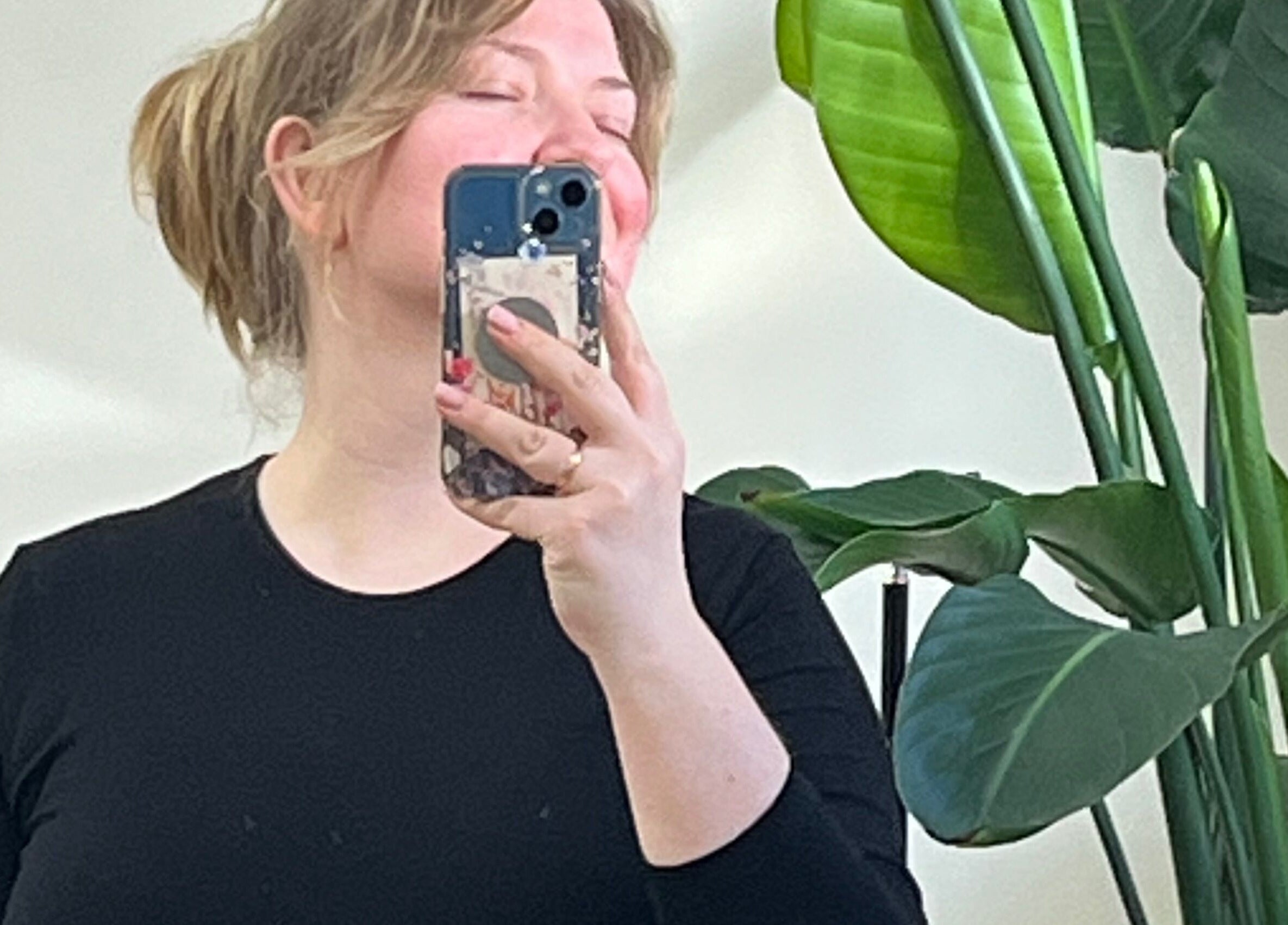 Интерьер Lainehelk OÜ с зелеными растениями, Таллинн, Харьюмаа, EE.