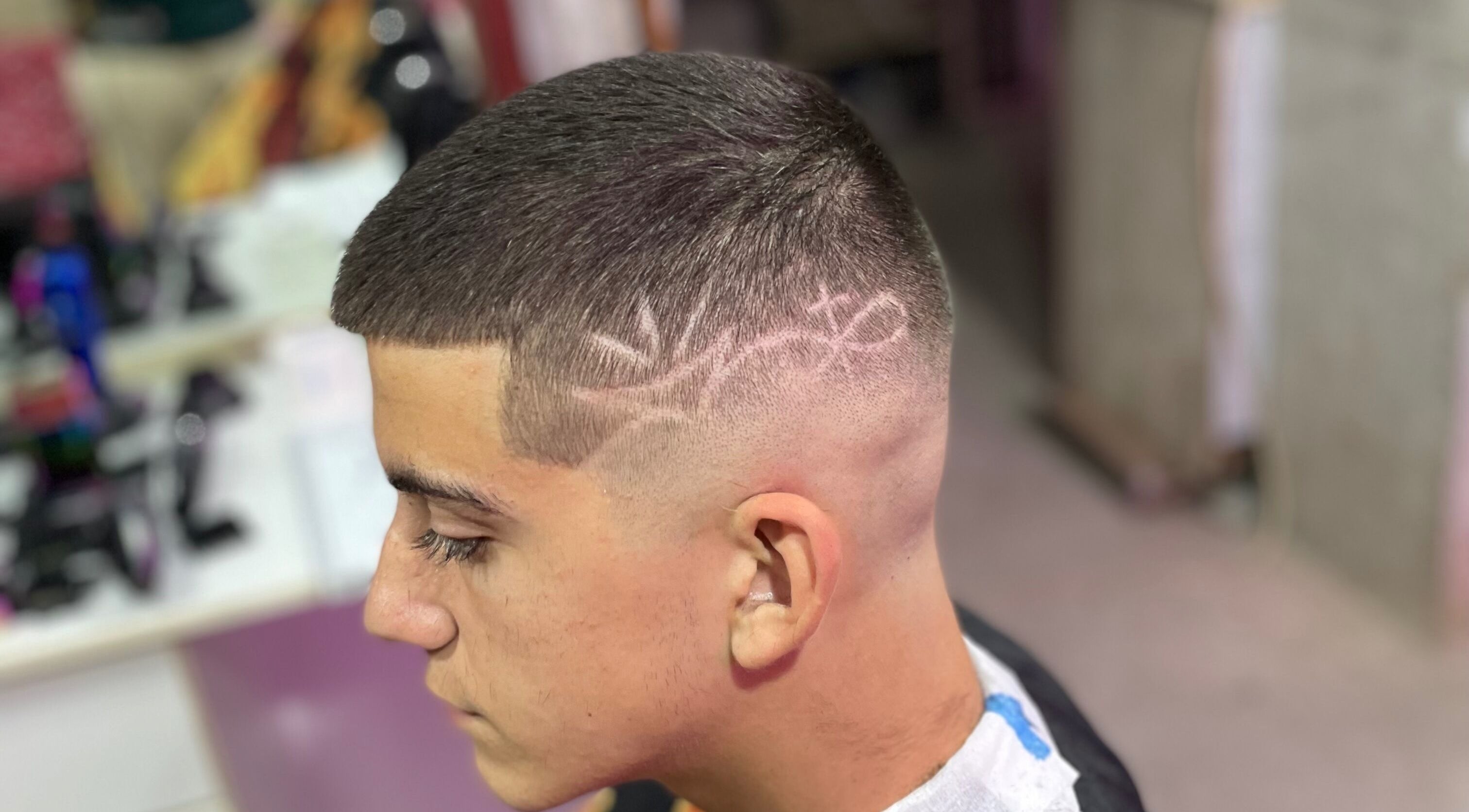 Κούρεμα με σχέδιο στο Pouladakis barbershop, Ιτέα, GR.