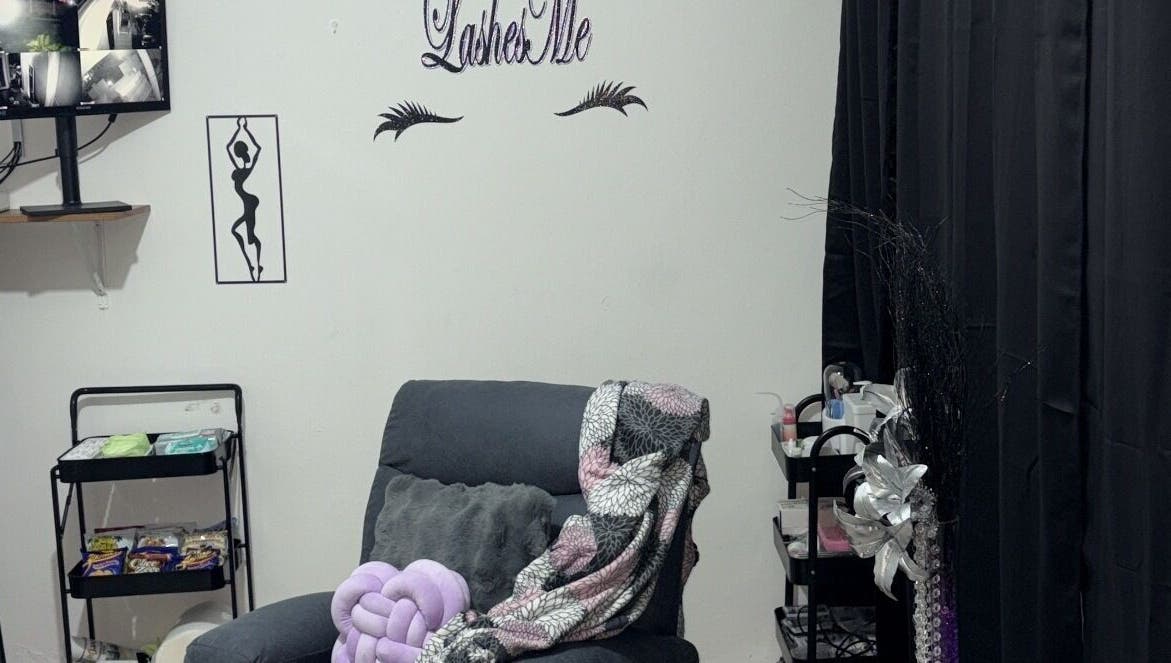 Lashesmett salon cozy seating area in San Juan, San Juan-laventille Regional Corporation, TT.