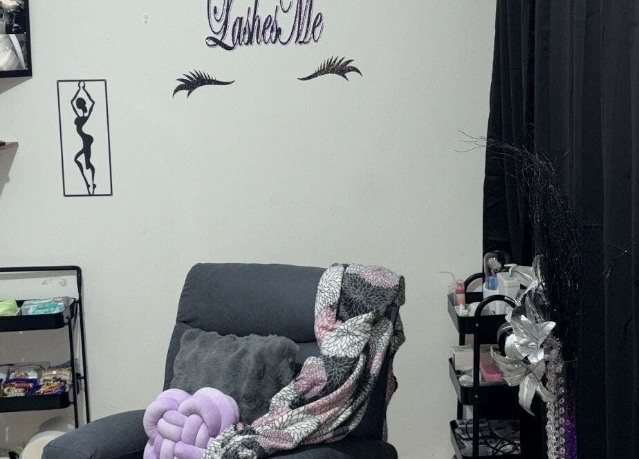 Lashesmett salon cozy seating area in San Juan, San Juan-laventille Regional Corporation, TT.