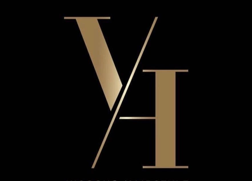 Logo elegante di VH STUDIO, Napoli, Campania, IT.