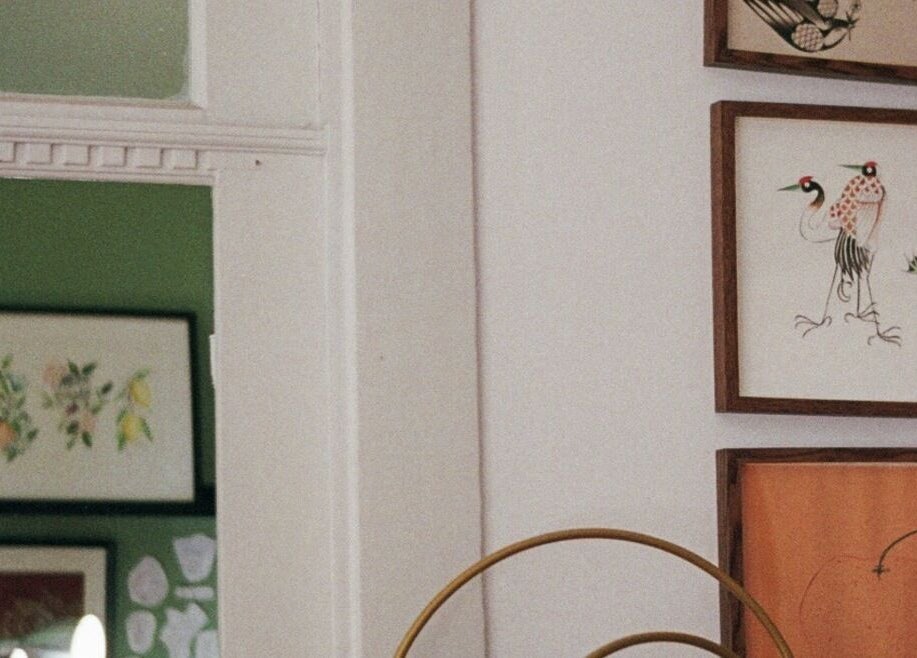 Elegant artwork on display at Kate de Tigres in Porto, Porto, PT enhancing the serene ambiance.