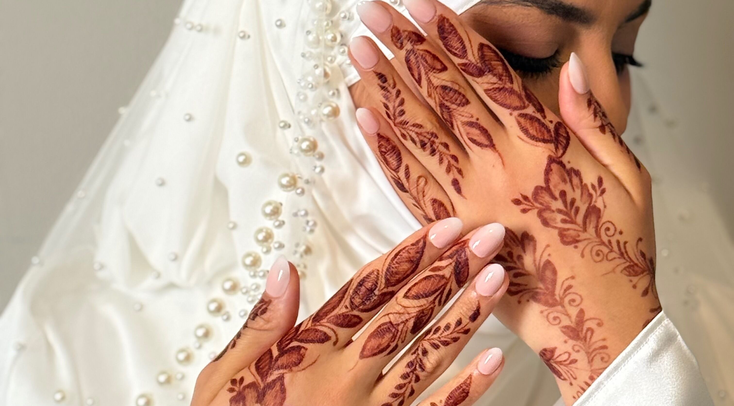 Magnifique motif de henné à HENNA LY69N à Lyon, Auvergne-rhône-alpes, FR, illustrant une élégance raffinée.