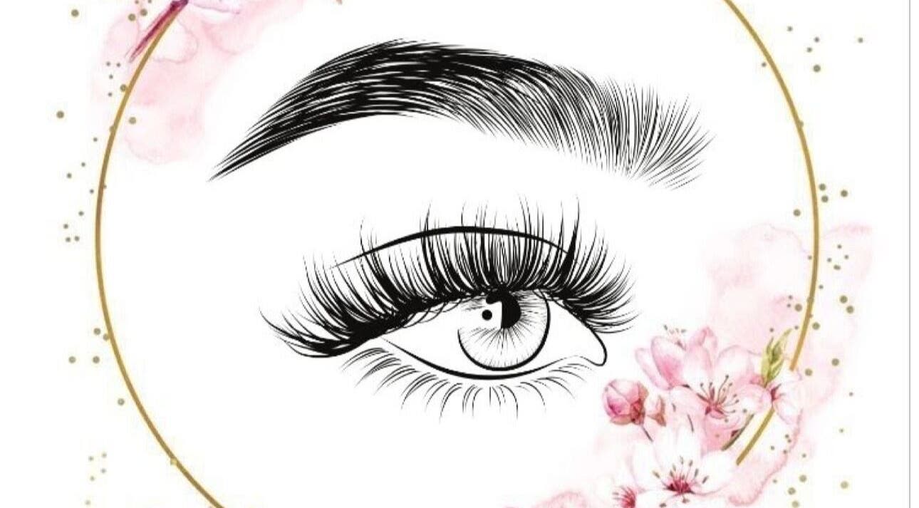 Elegant eye illustration representing lash services at Refined Lashes in Crawley, England, GB.