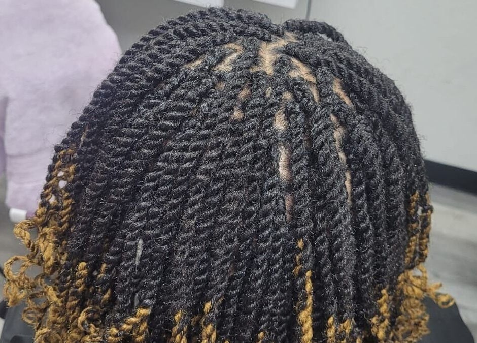 Coiffure tressée à Fef Hair Braiding Salon, Euless, Texas, US.