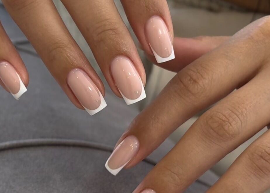 Manicure elegante French a Gianna nails, Emmeloord, Flevoland, NL.