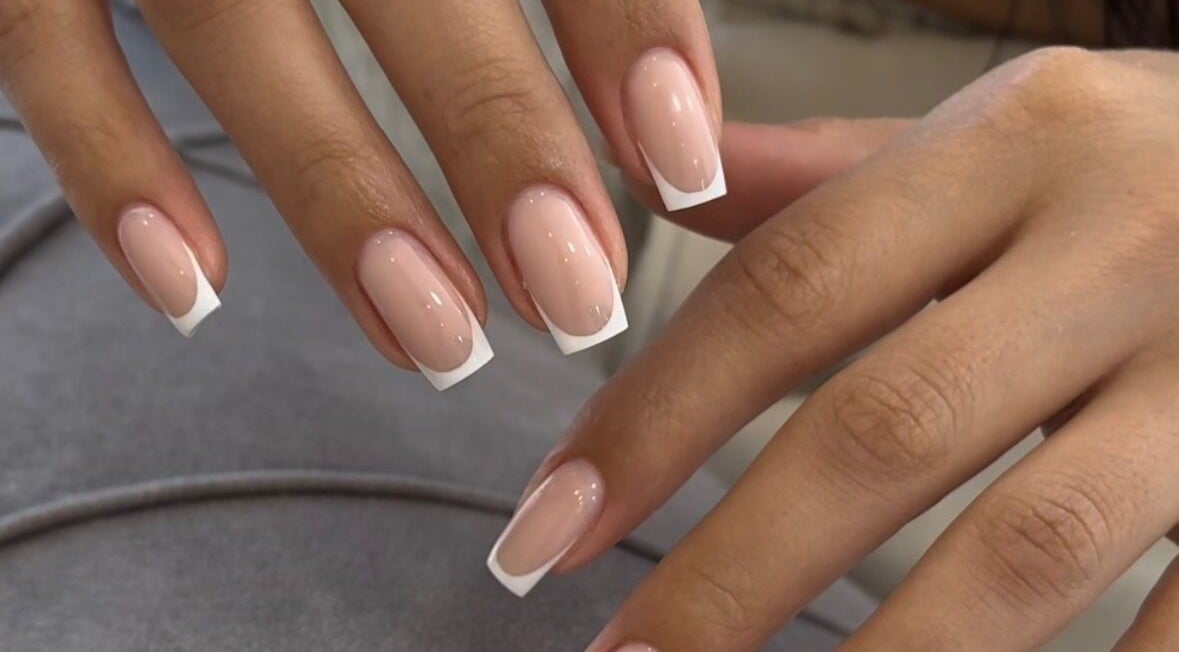 Manicure elegante French a Gianna nails, Emmeloord, Flevoland, NL.