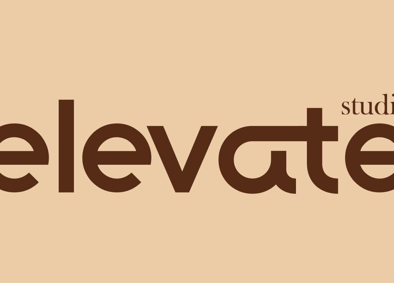 Logo de Studio Elevate sarl à Annet-sur-marne, Île-de-france, FR, sur fond beige.