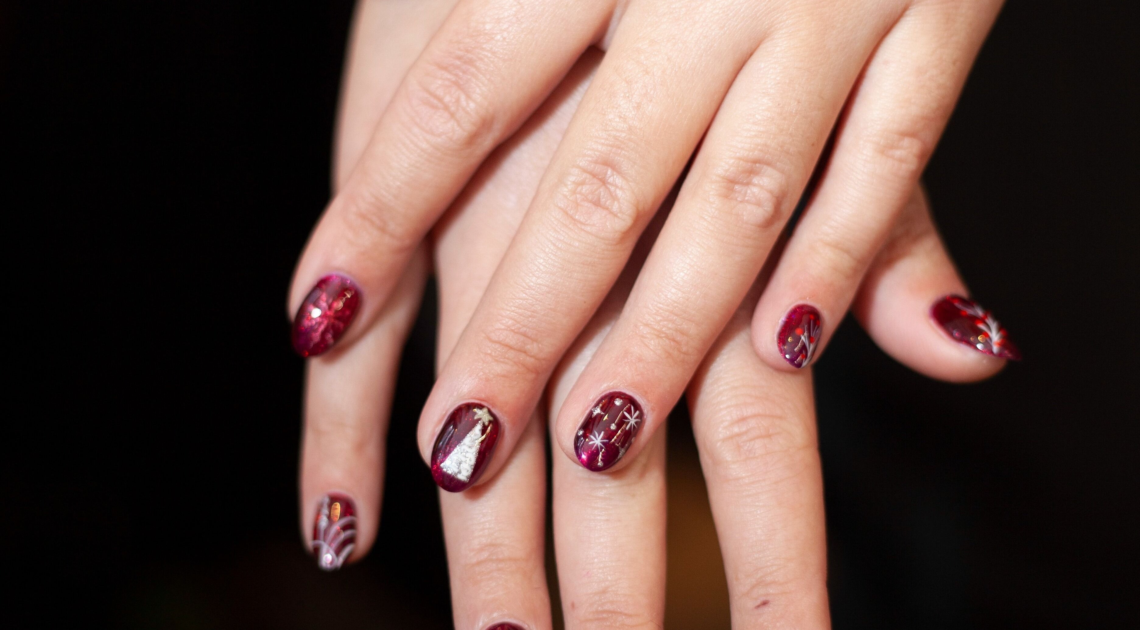 Μανικιούρ Μπιζού στο MrandMrsspa Chalkida, GR με φανταχτερό σχεδιασμό.