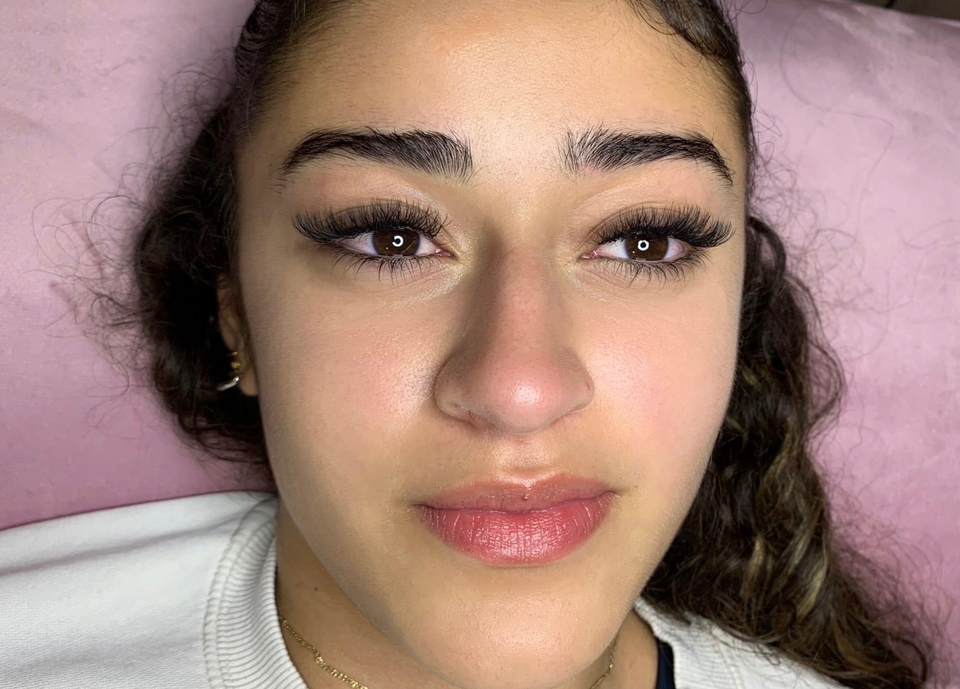 Close-up de extensão de pestanas em cliente no Malu Aires Lash, Vila Nova De Gaia, Porto, PT.