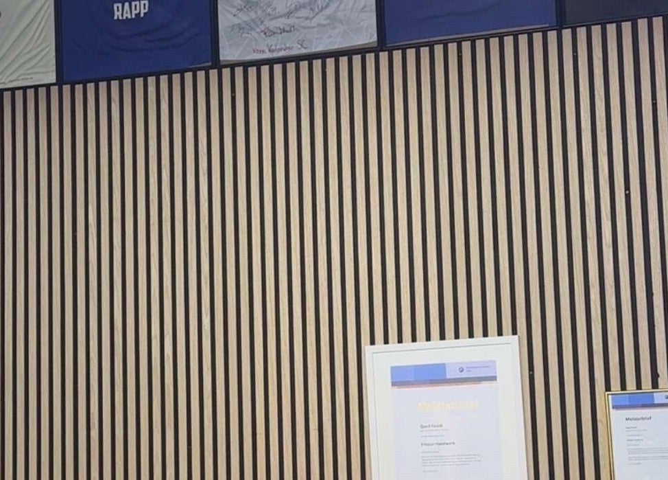 Eleganter Holzeffekt bei La Paris, Karlsruhe, Baden-Württemberg, DE zeigt preisgekrönte Details.