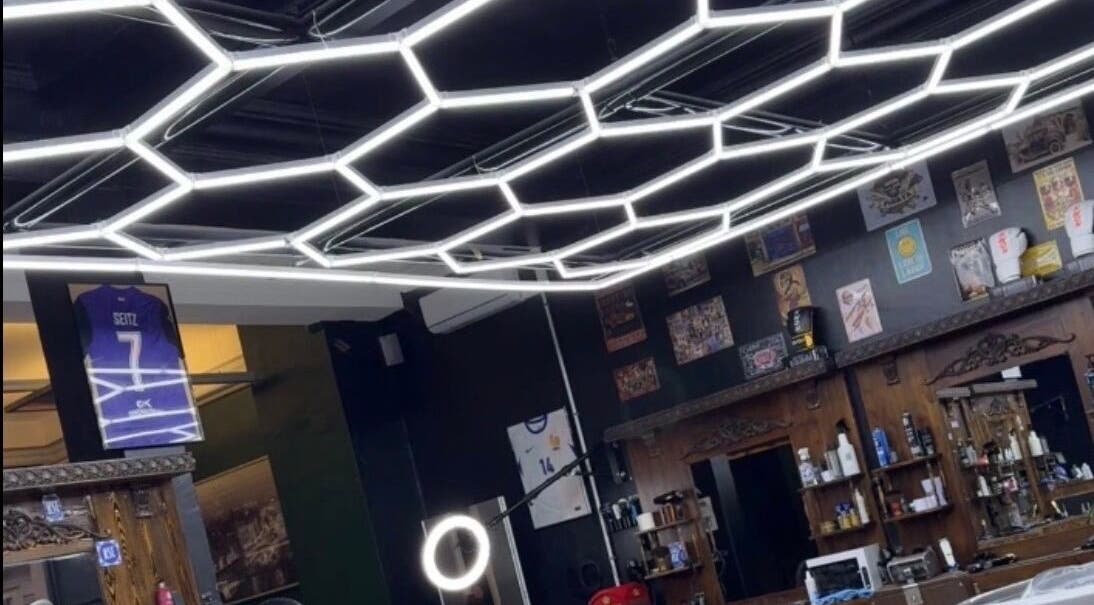 Stylisches Interieur bei La Paris, Karlsruhe, Baden-Württemberg, DE mit einzigartigem Lichtdesign.