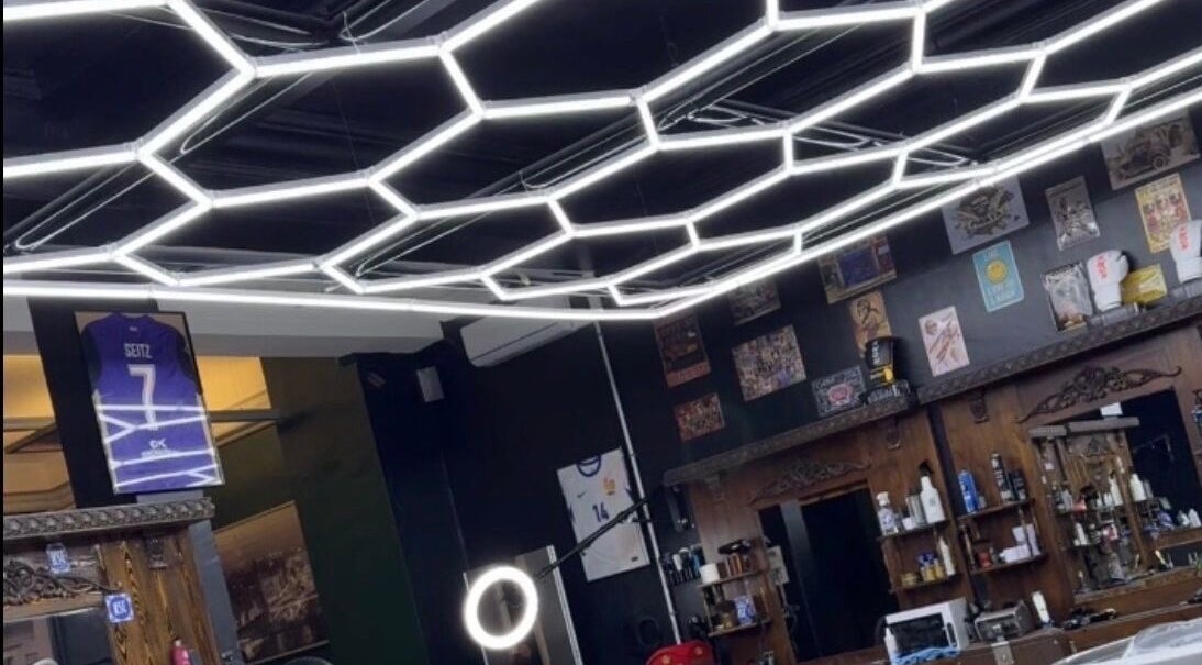 Stylisches Interieur bei La Paris, Karlsruhe, Baden-Württemberg, DE mit einzigartigem Lichtdesign.