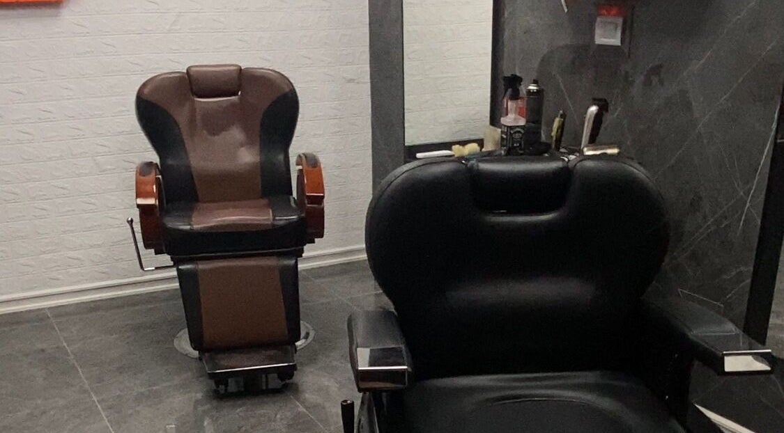 Sillas de barbero en Sunchos Barber Studio, Funes, Santa Fe, AR.