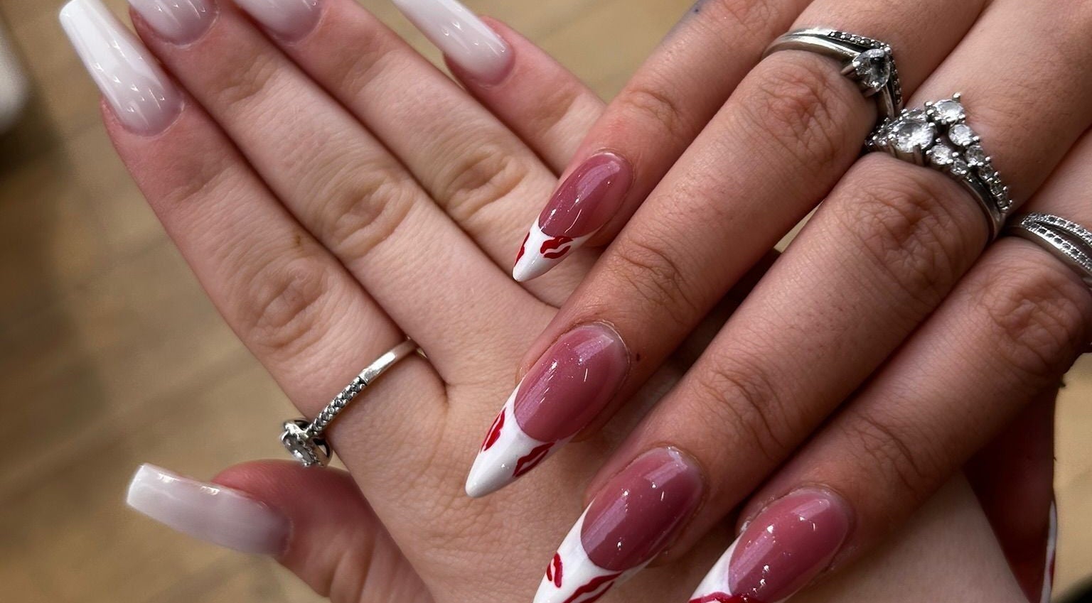 Элегантный маникюр в Julis beauty factories, Петах-Тиква, Центр, IL.