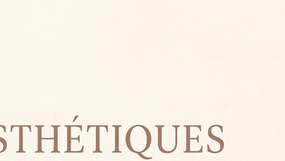 Logo de Camille Esthétiques & Soins situé à Rouyn-Noranda, Québec, CA, sur fond beige clair.