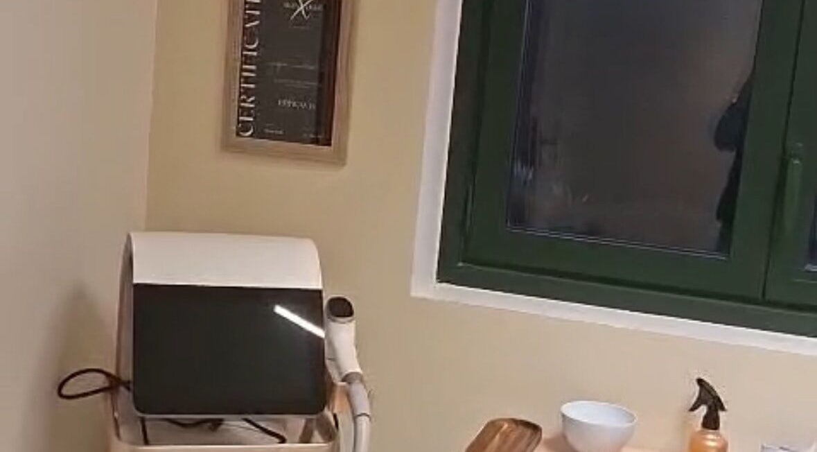 Appareil moderne de relaxation chez Lisea Beauty, Villefranque, Nouvelle-Aquitaine, FR.