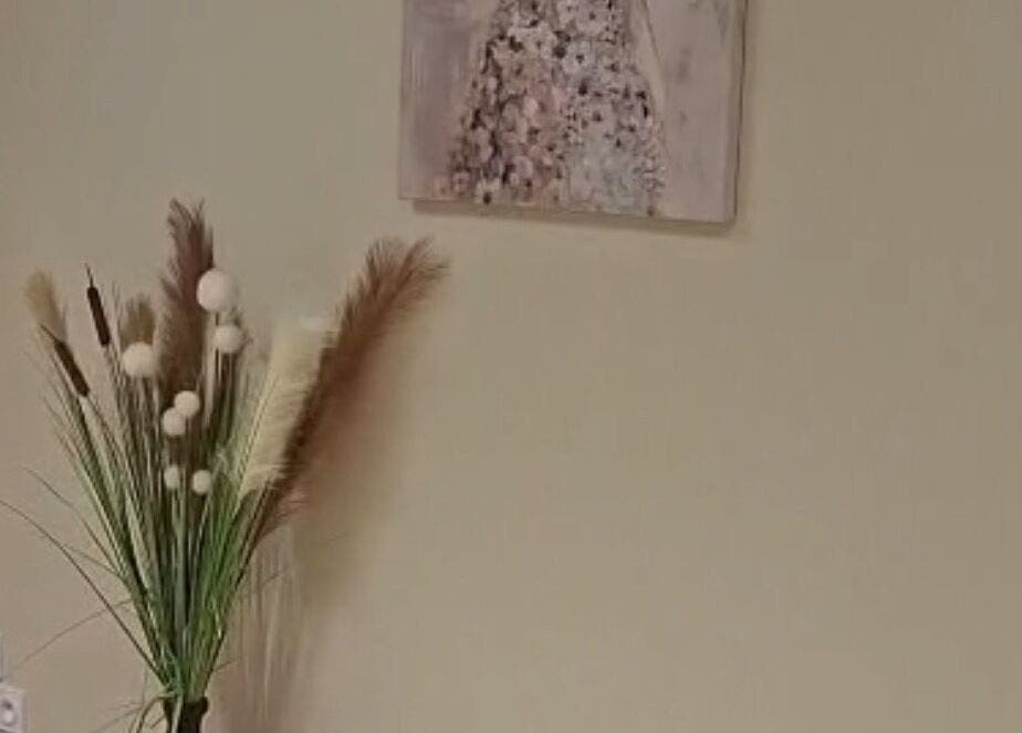 Arrangement floral élégant chez Lisea Beauty à Villefranque, Nouvelle-aquitaine, FR, ajoutant une touche naturelle.