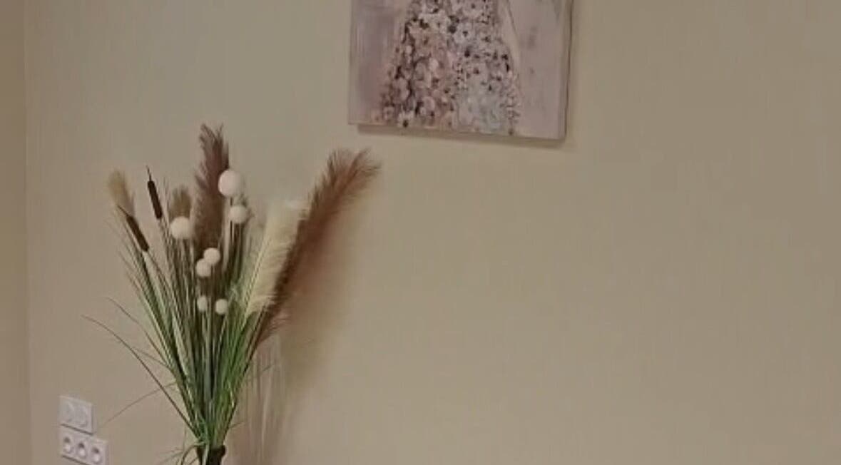 Arrangement floral élégant chez Lisea Beauty à Villefranque, Nouvelle-aquitaine, FR, ajoutant une touche naturelle.