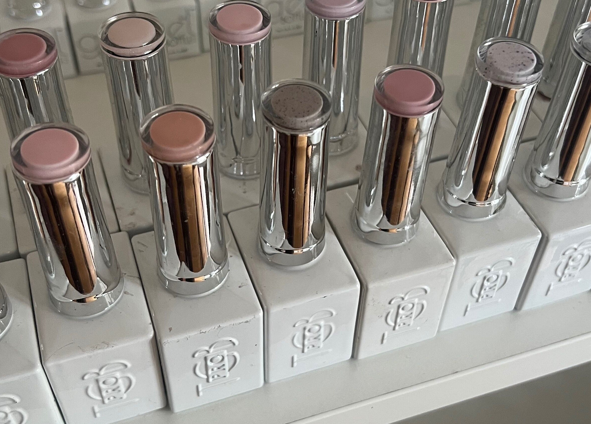 Verschiedene Lippenstifte bei ALLIANCE STUDIO, Hamburg, Hamburg, DE ausgestellt.