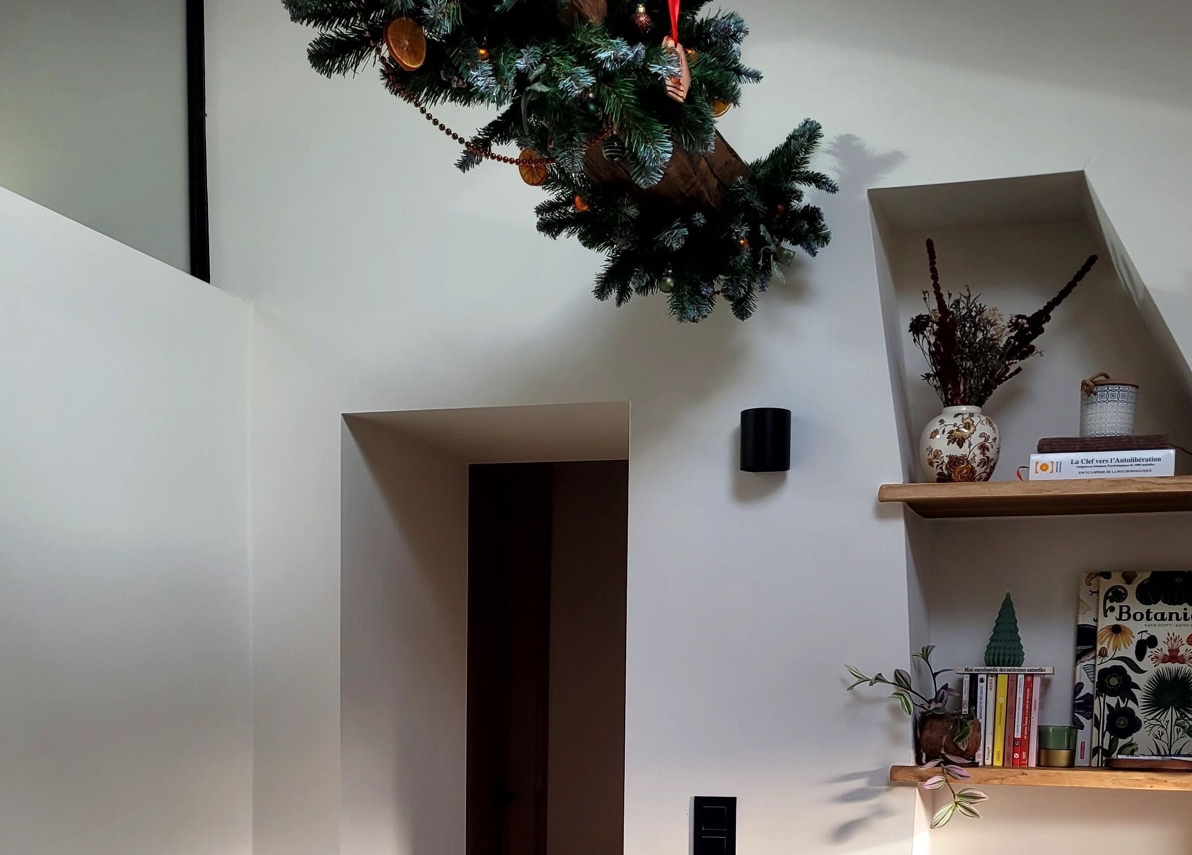 Intérieur avec décor naturel chez Herbae - Esthéticienne Holistique à Engis, Région Wallonne, BE.