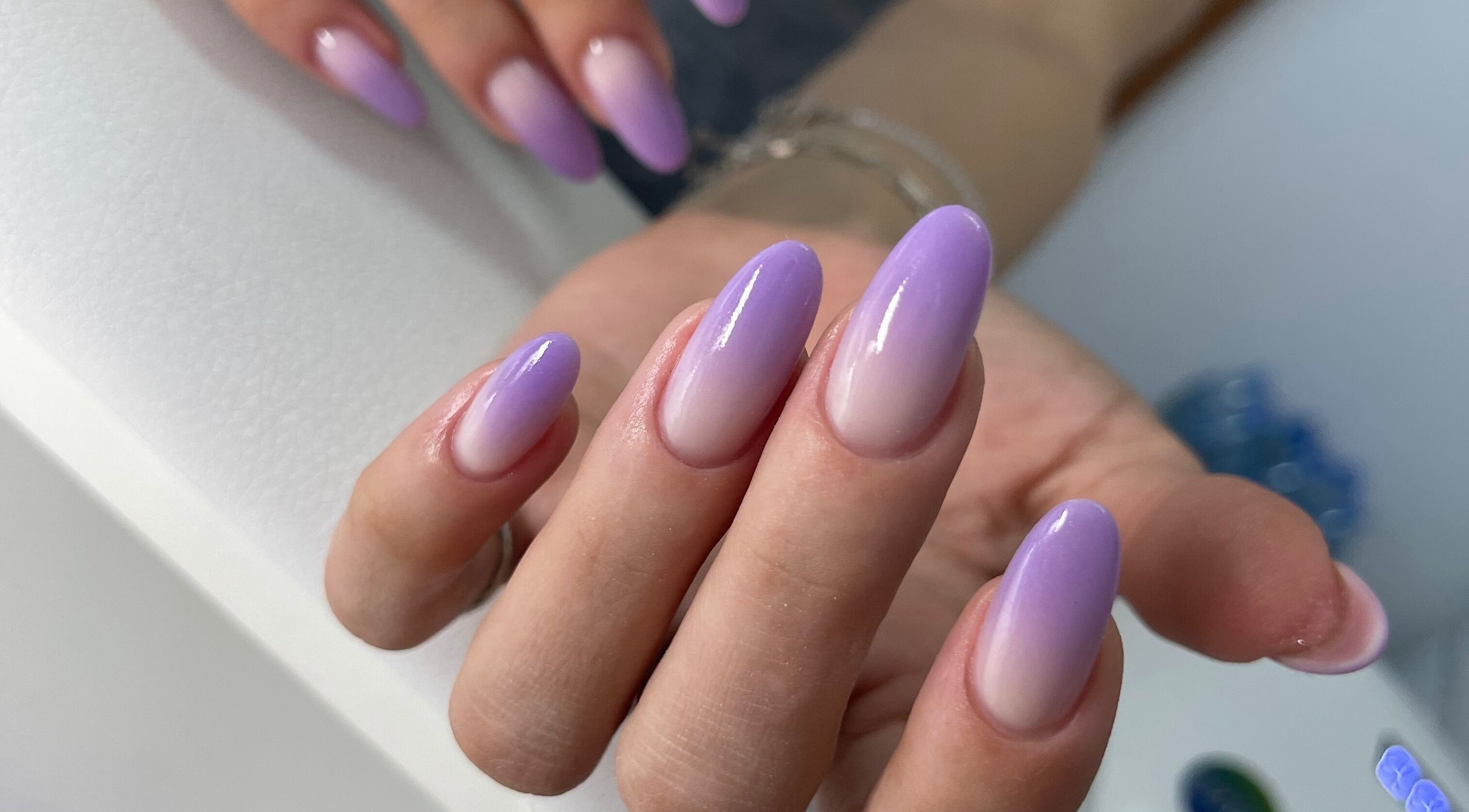 Нежный омбре маникюр в салоне Manicura · Pedicura · Extensión de uñas, El Gran Alacant, Comunidad Valenciana, ES.