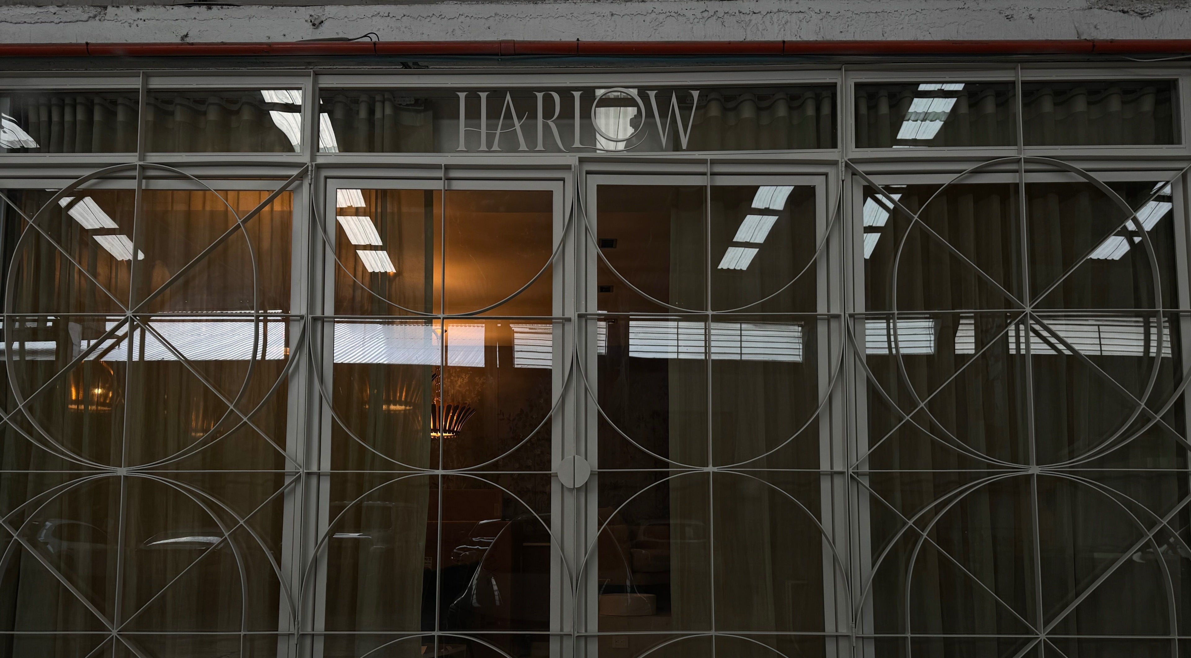 Entrada de Harlow Nail Polish & Pampering Rituals en San Pedro Garza García, Nuevo León, MX.