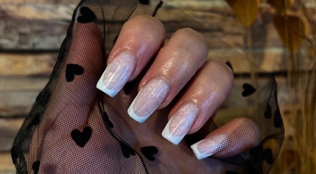 Manucure élégante chez Viictoriia n’ails à Miramas, Provence-alpes-côte D'azur, FR.