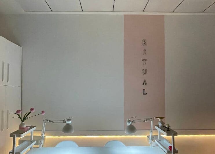 Стильный маникюрный салон Manicura Cerca de Mí в Валенсии, Comunidad Valenciana, ES.