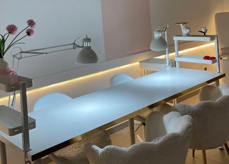 Уютный кабинет в Manicura Cerca de Mí, расположенный в València, Comunidad Valenciana, ES.