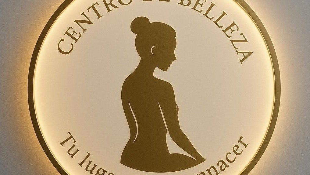 Logo iluminado de Centro de Belleza Tenamaxtlán en Centro, Jalisco, MX con silueta femenina.