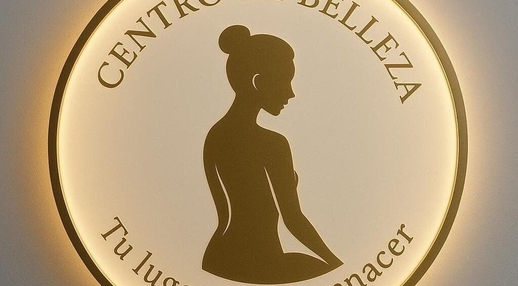 Logo iluminado de Centro de Belleza Tenamaxtlán en Centro, Jalisco, MX con silueta femenina.