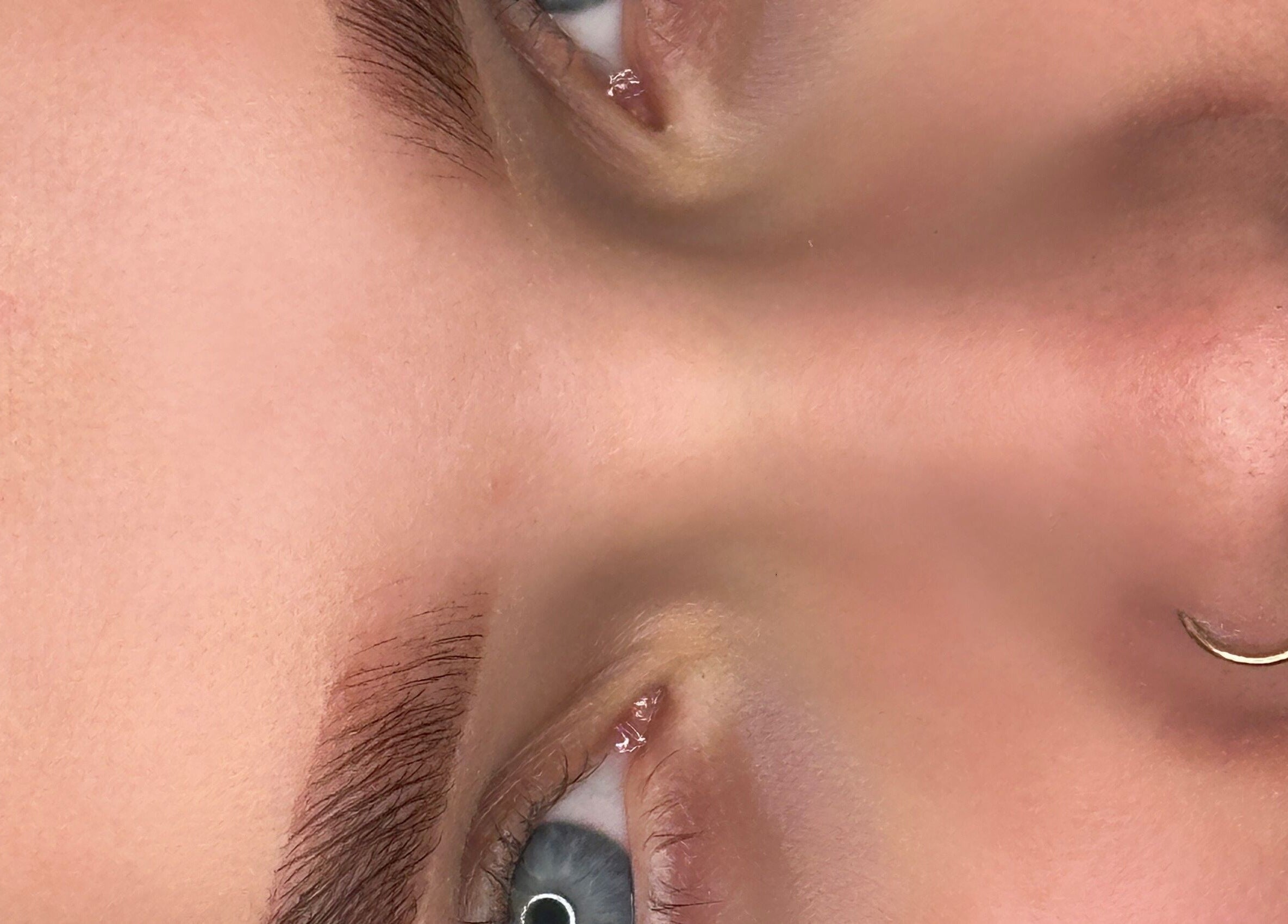 Sourcils impeccables à BROWSCULPT et Beauty, Mazères-de-neste, Occitanie, FR.