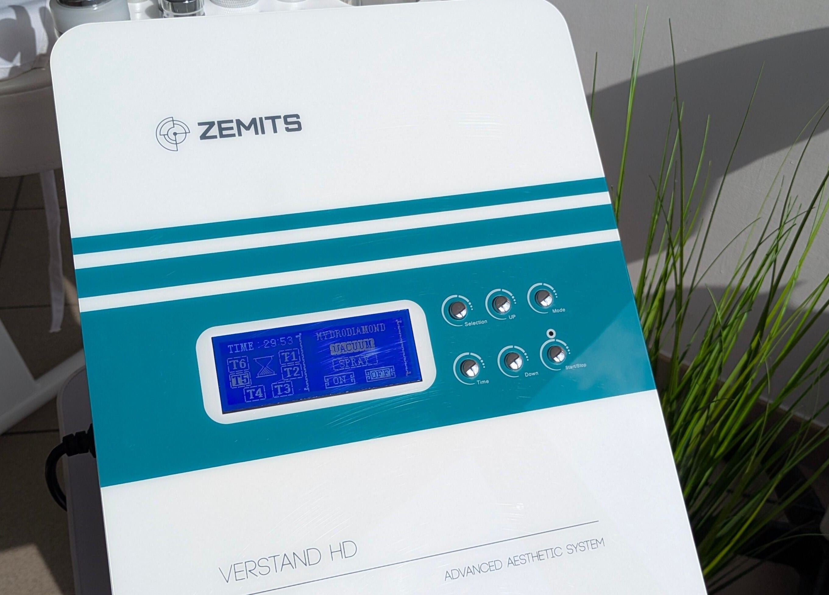 Profesjonalny sprzęt Zemits w Gabinet kosmetyczny Anastasiia Drabowicz, Częstochowa, Województwo Śląskie, PL.