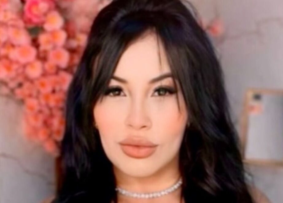 Elegant interior of Lash AG Alessandra Guimaraes, Torres Novas, Santarém, PT with floral decor.