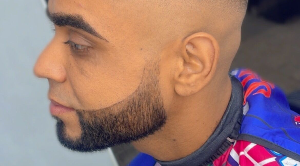 Corte de barba detallado en Eddison Barber shop, Fantino, Sánchez Ramírez, DO.