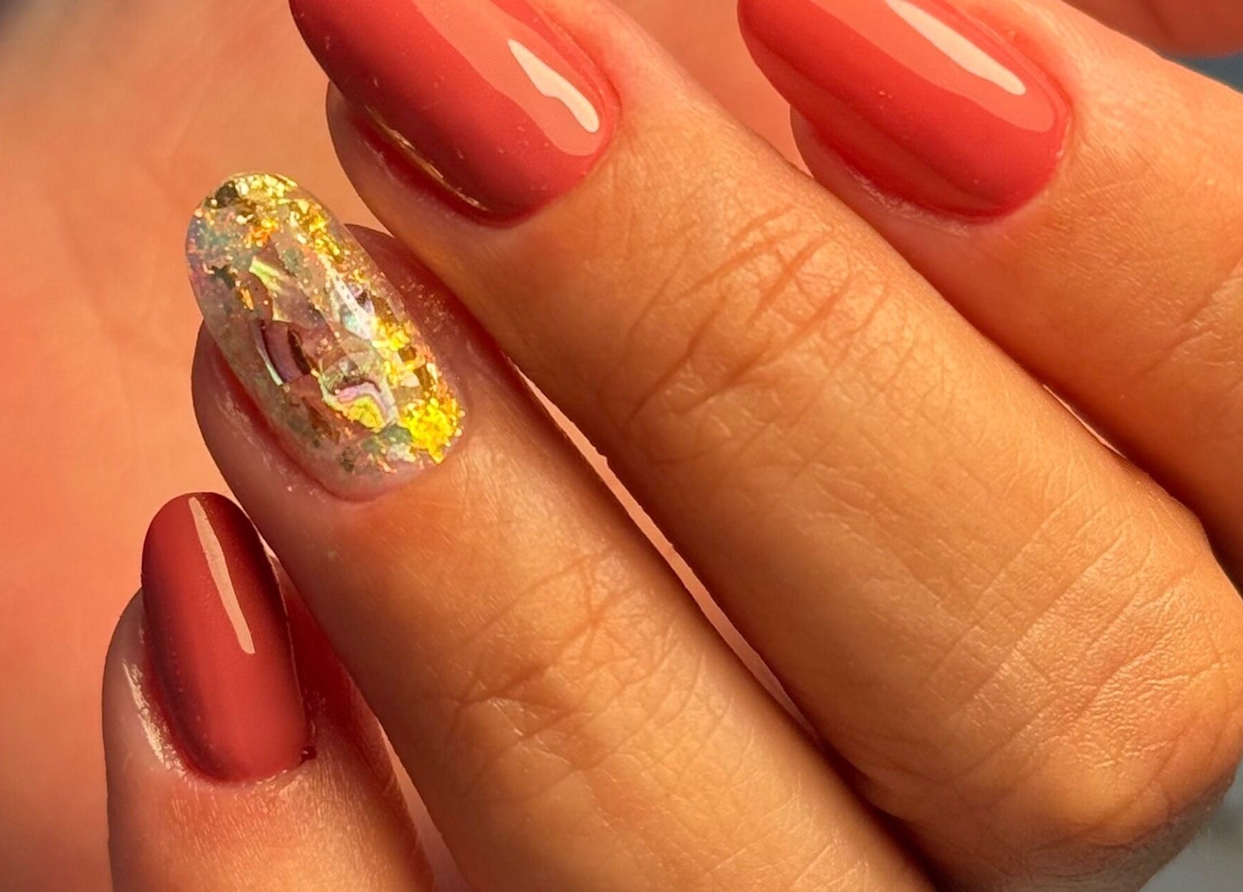 Unhas decoradas em Gláucia Lourenço Master em Braga, Braga, PT, com design moderno e cores vibrantes.